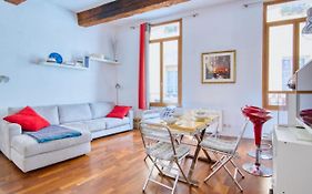 Furnished Apartment In The Heart Of The City Near All The Amenities